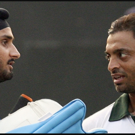 Shoaib Akhtar and Harbhajan Singh indulge in friendly banter after Pakistan’s win over India: T20 World Cup