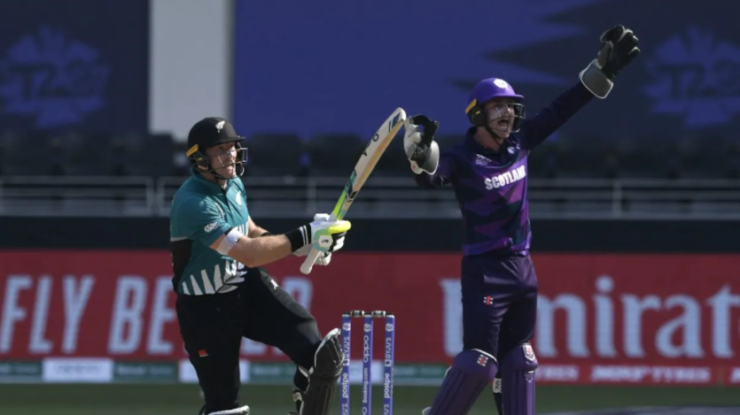 Matthew Cross caught on the stump-mic “Whole India Is Behind You”: reminding his fellow teammate Chris Greaves