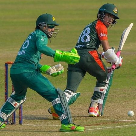 Pakistan defeated Bangladesh by four wickets in the 1st T20I