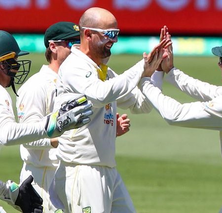 Nathan Lyon Takes 400th Test Wicket: Ashes