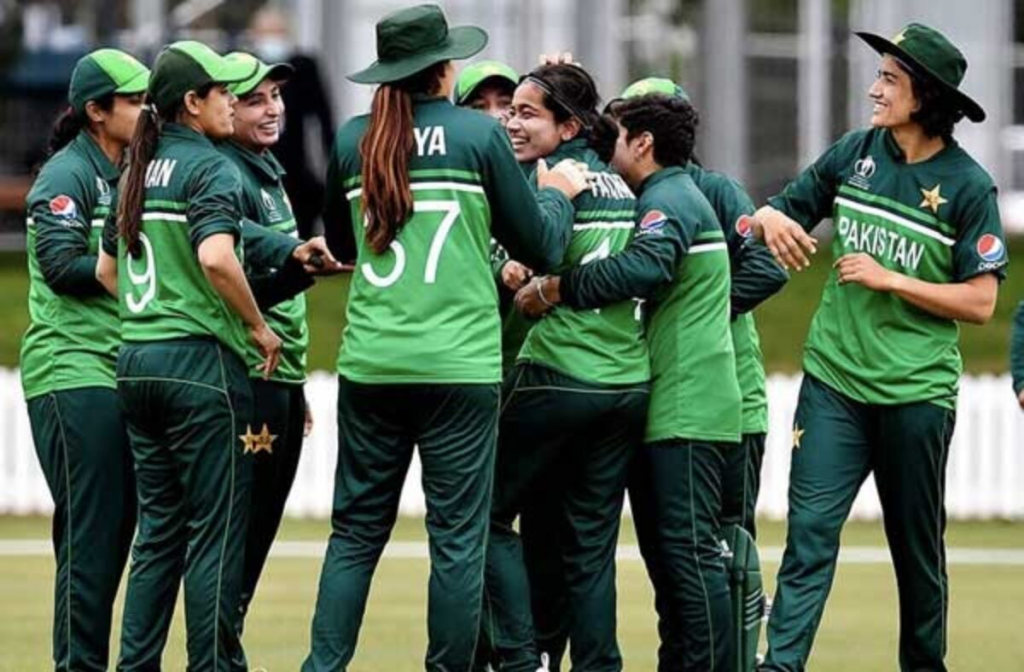 Nida Dar and Muneeba Ali help Pakistan end an 18-match losing record in ODI World Cup qualifying matches.