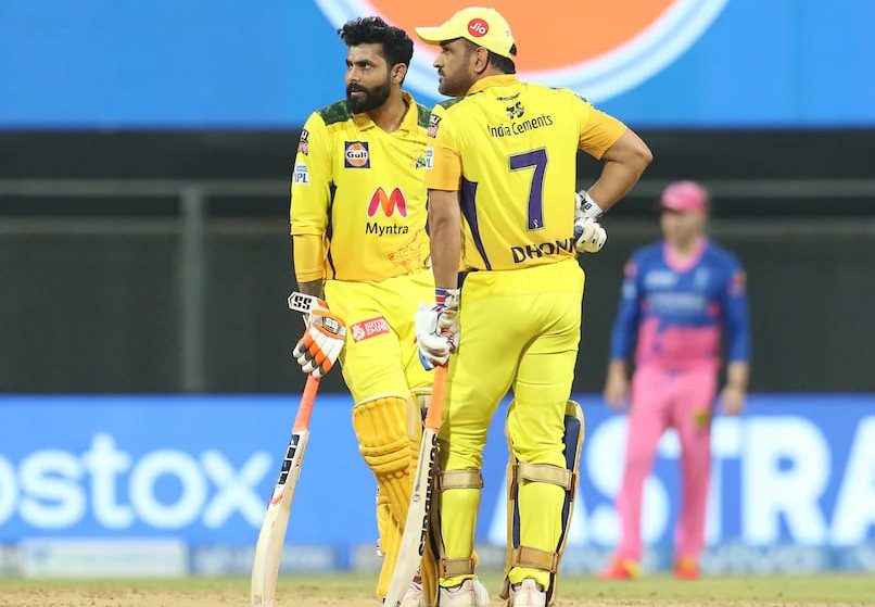 In the IPL 2022, MS Dhoni will hand over the captaincy of Chennai Super Kings to Ravindra Jadeja.