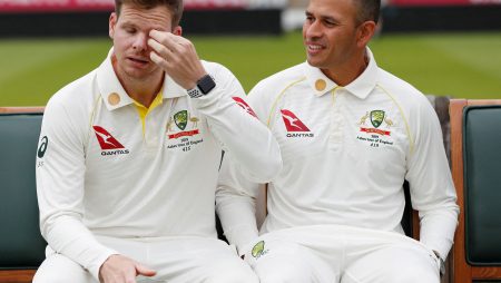 Smith and Khawaja save Australia, after an early setback. 