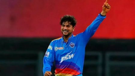 Kuldeep Yadav has 17 wickets, second only to Yuzvendra Chahal in the IPL 2022 update.