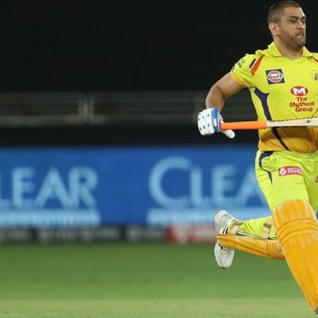 Sunil Gavaskar Explains What MS Dhoni Couldn’t Do Against Punjab Kings In IPL 2022