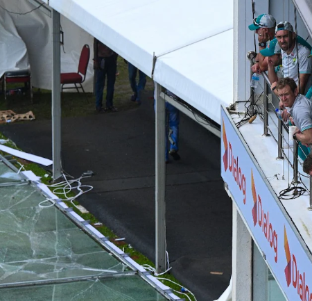 Heavy winds disrupt the first Test between Sri Lanka and Australia.