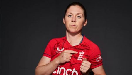 Heather Knight, England’s captain, ruled out of the Commonwealth Games and the Hundred due to injury.