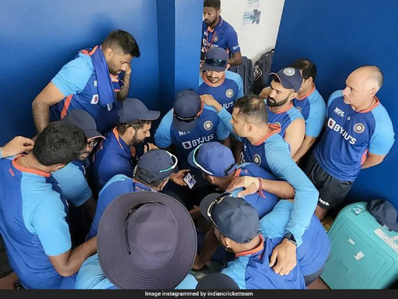 A photo of Rohit Sharma and his teammates watching Women’s Team CWG final against Australia has gone viral.
