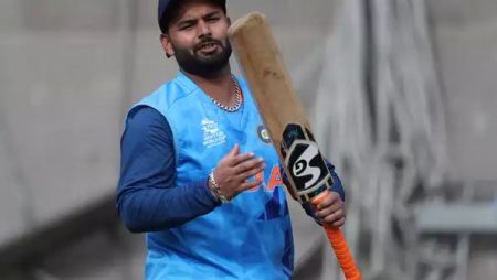 India is most likely to continue with Pant throughout the semifinal against England.