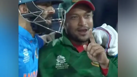 Shakib Al Hasan is unhappy with Virat gesture to the umpire during a T20 World Cup match.