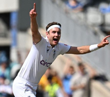 Stuart Broad joins James Anderson as the only bowler with 600 Test wickets.