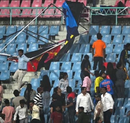 Strong wind in Lucknow Stadium during the AUS vs. SL match cause hoardings to tumble into the audience