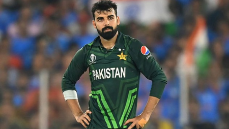 Why is Shadab Khan not playing in match 18 of the ICC World Cup 2023 vs Australia?