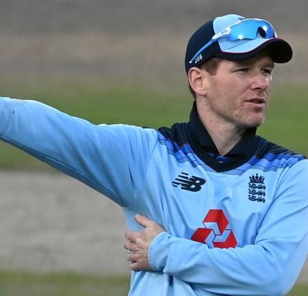 Eoin Morgan criticizes England’s seniors and management for avoiding public scrutiny.