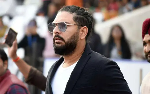 Yuvraj Singh issues legal notices to real estate firms 